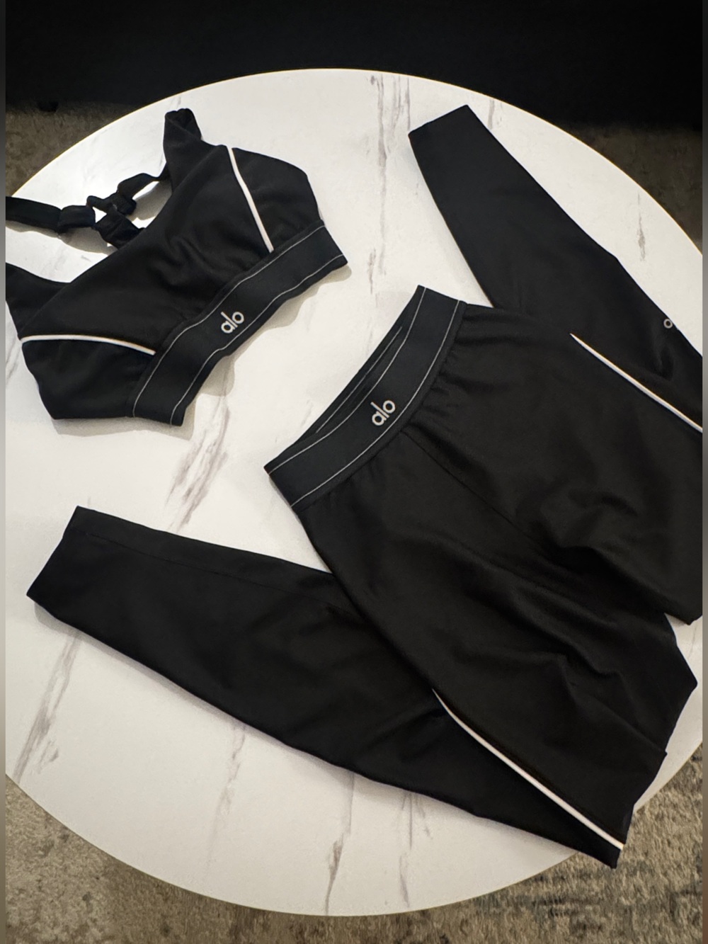 Alo Airlift High-Waist Suit Up Legging - Picture 6 of 8